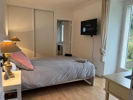 Compare the cheapest b&b in Versailles with cozycozy