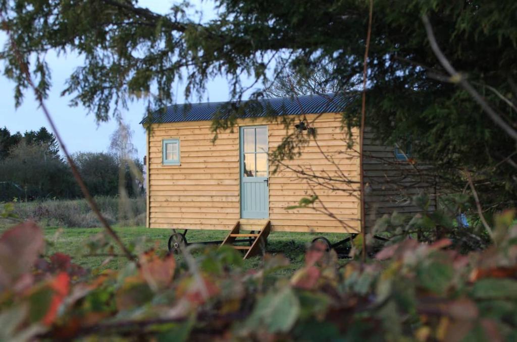 The Hut At High Street Farm - Lavenham