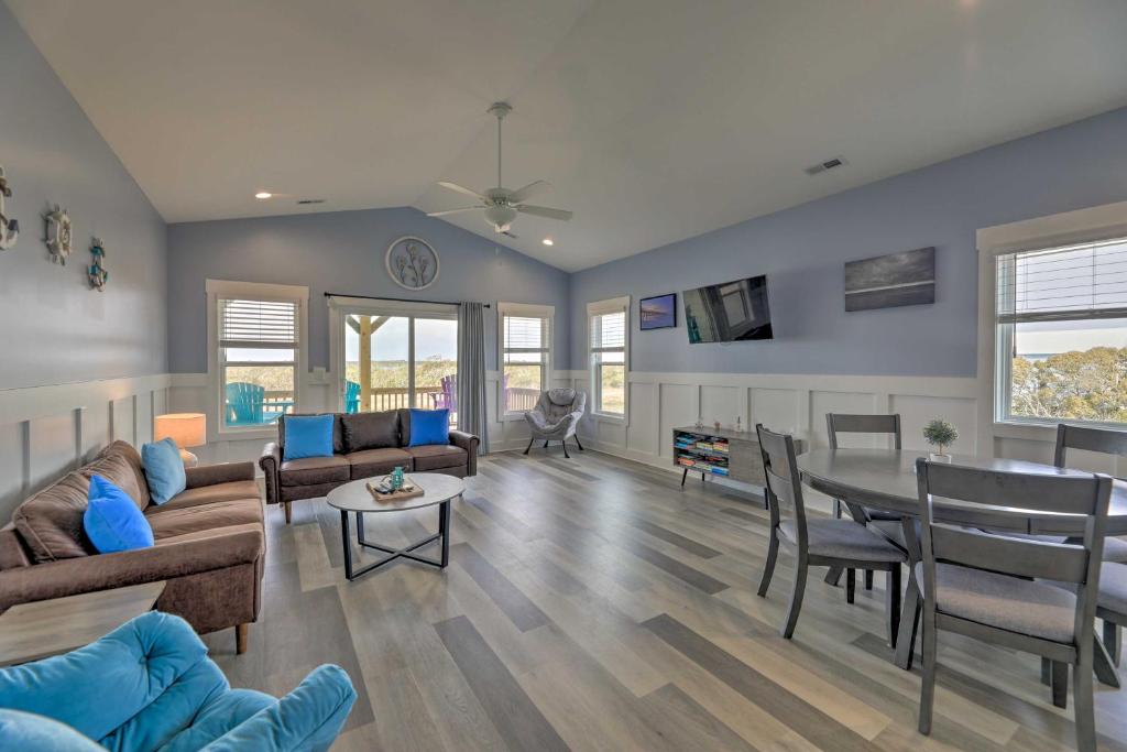 Stylish Townhome with Balconies and Tesla Charger - Surf City