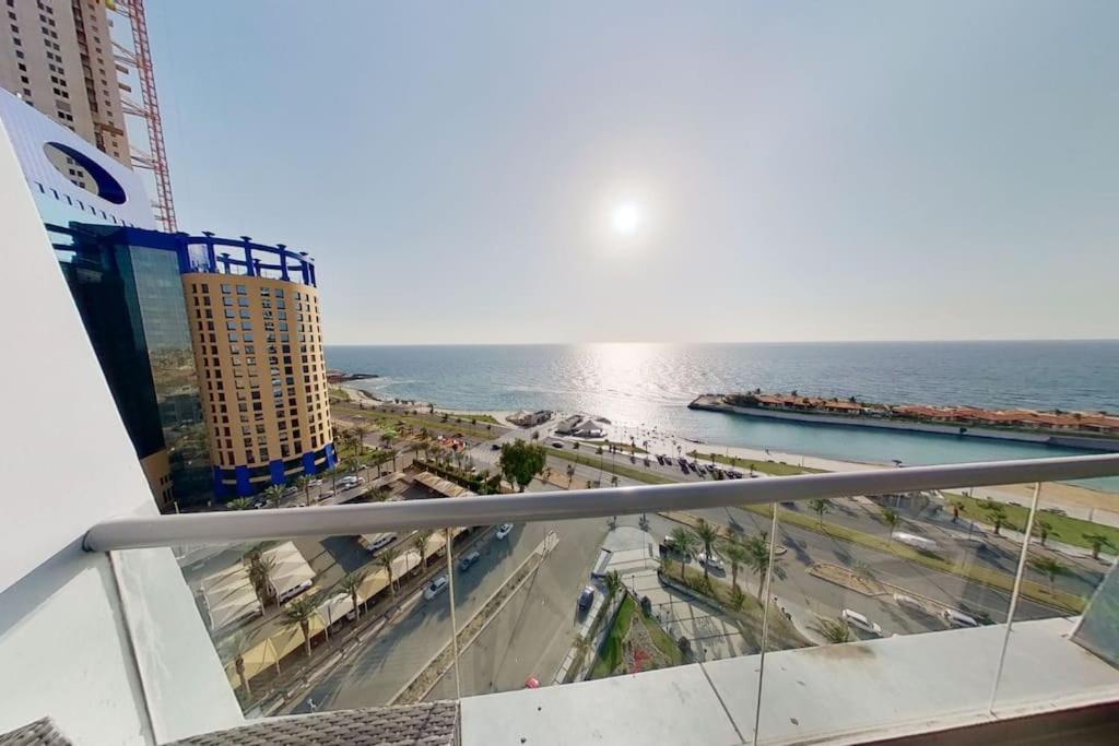 شقة في برج داماك بإطلالة بحرية ساحرة - Jeddah