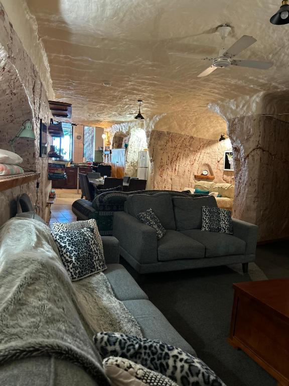 Di's Place. A Unique Hand Dug Underground Home - South Australia