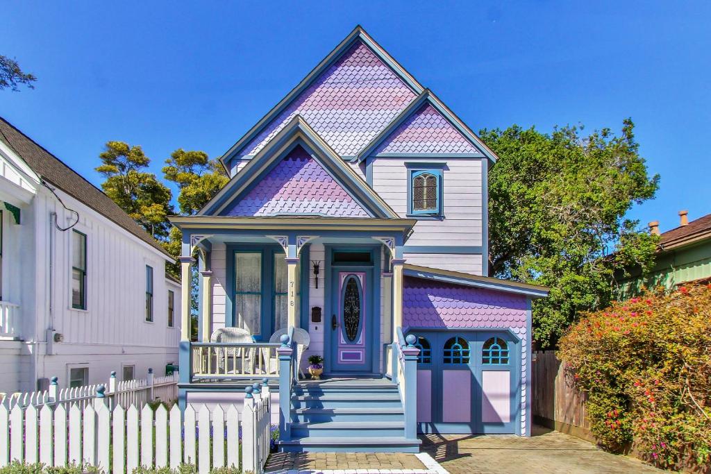 3792 The Lavender House Home - Monterey Bay Aquarium, Monterey