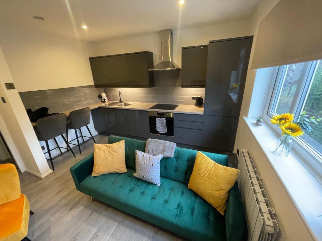Modern Cosy 1 Bed Apartment Near City Centre~double Bed~parking - Cheadle