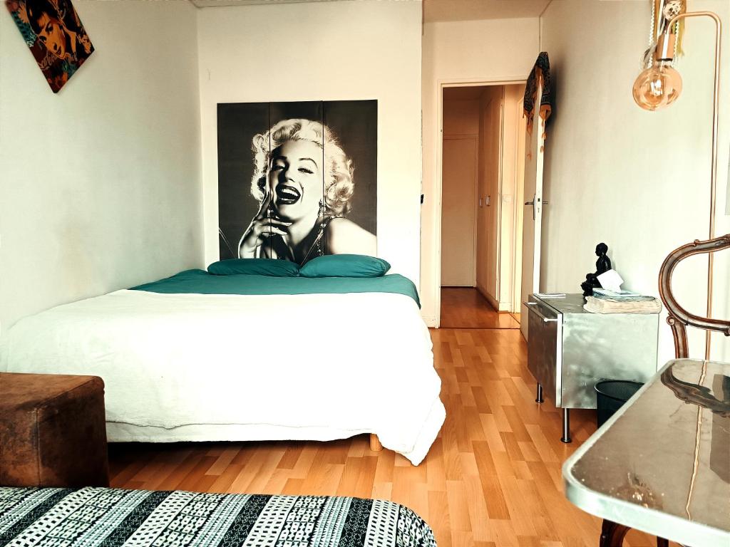 Private Room In Appartement Flat - La Courneuve