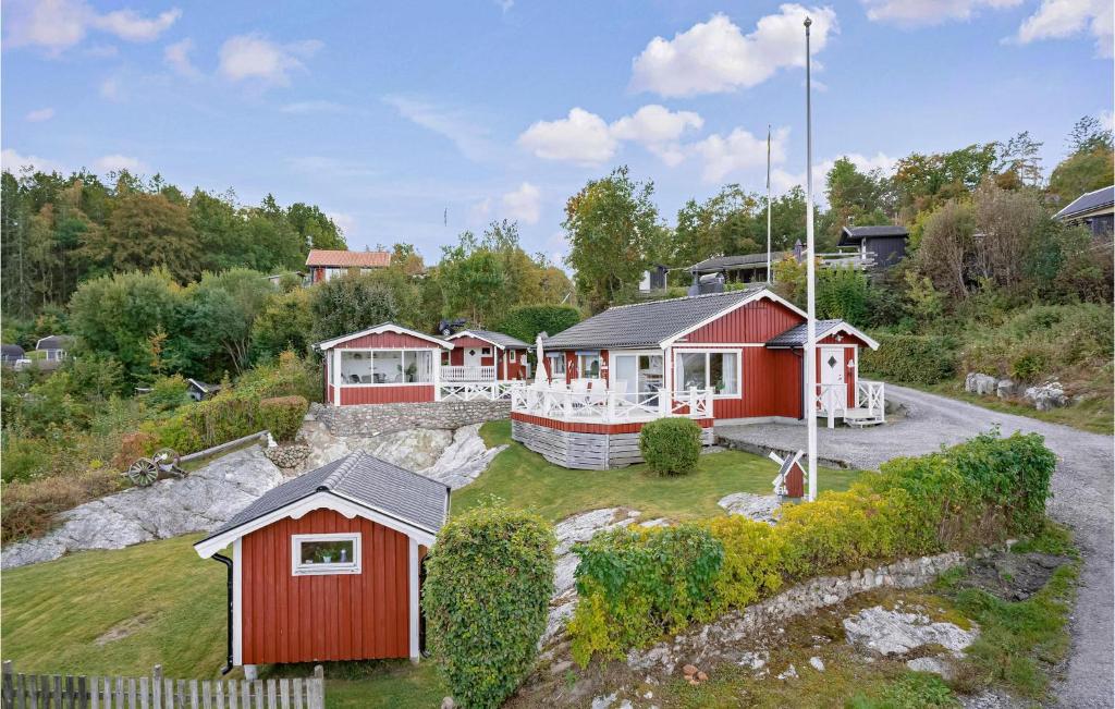 Amazing Home In Uddevalla With Wifi And 4 Bedrooms - Munkedal