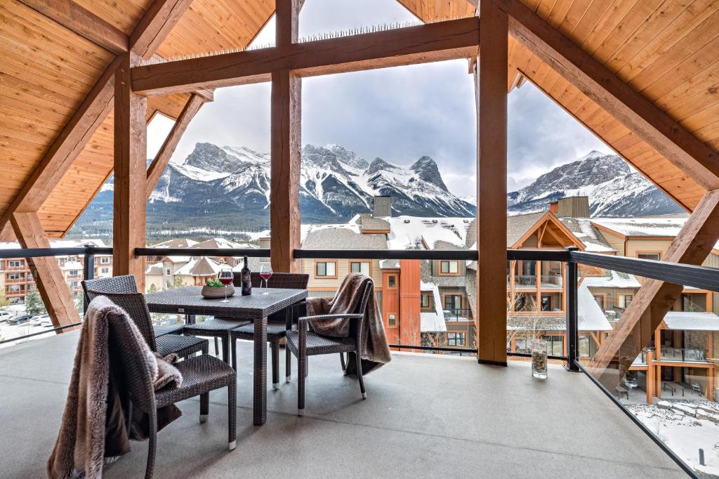 Luxe Penthouse With Mountain Views Solar A Resort & Spa - Canada