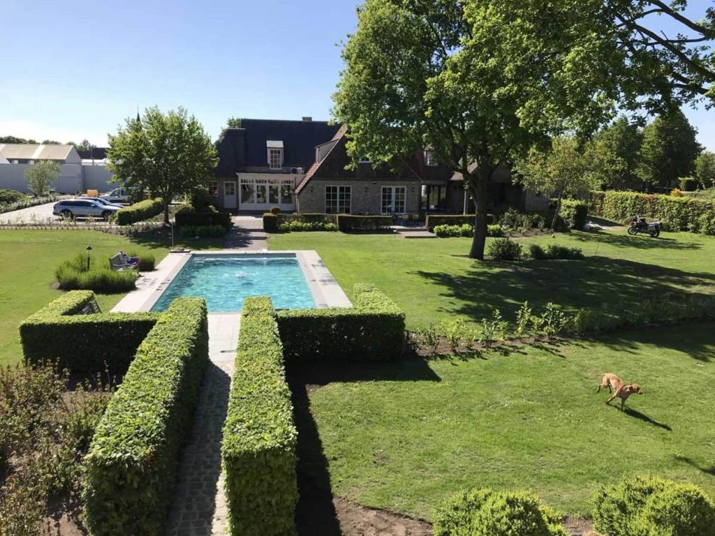 Tranquil Villa In Vlaanderen With Terrace - Mol