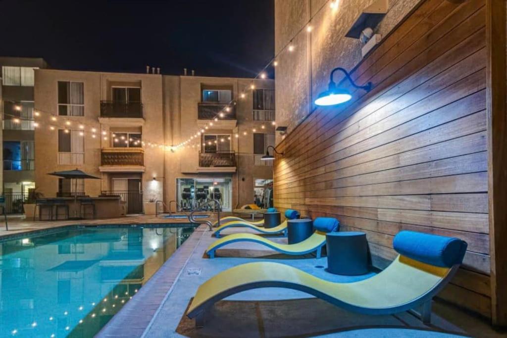 Lux 1bd - Condo: Hollywood, Pool, Parking, Gym - Studio City - Los Angeles