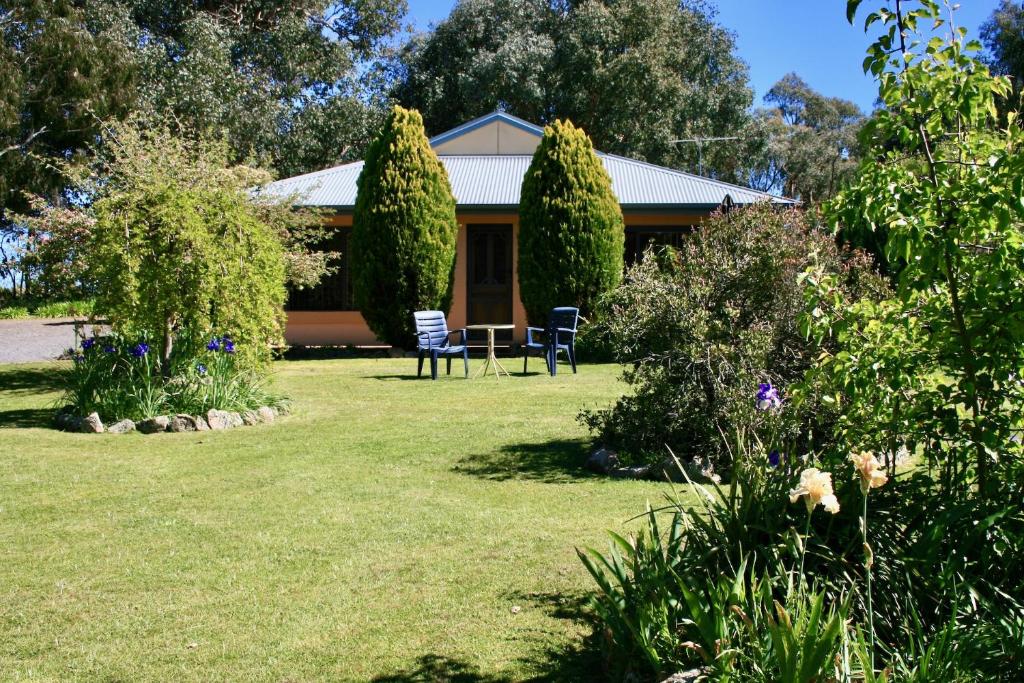 Serena Cottages 2 - Relax In A Tranquil Bush Setting Just 5km From Beechworth - Beechworth