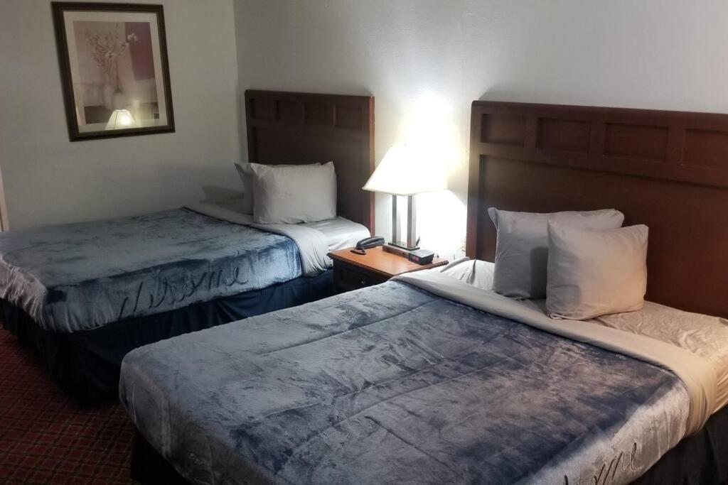 Osu 2 Queen Beds Hotel Room 125 Booking - Lake McMurtry, OK
