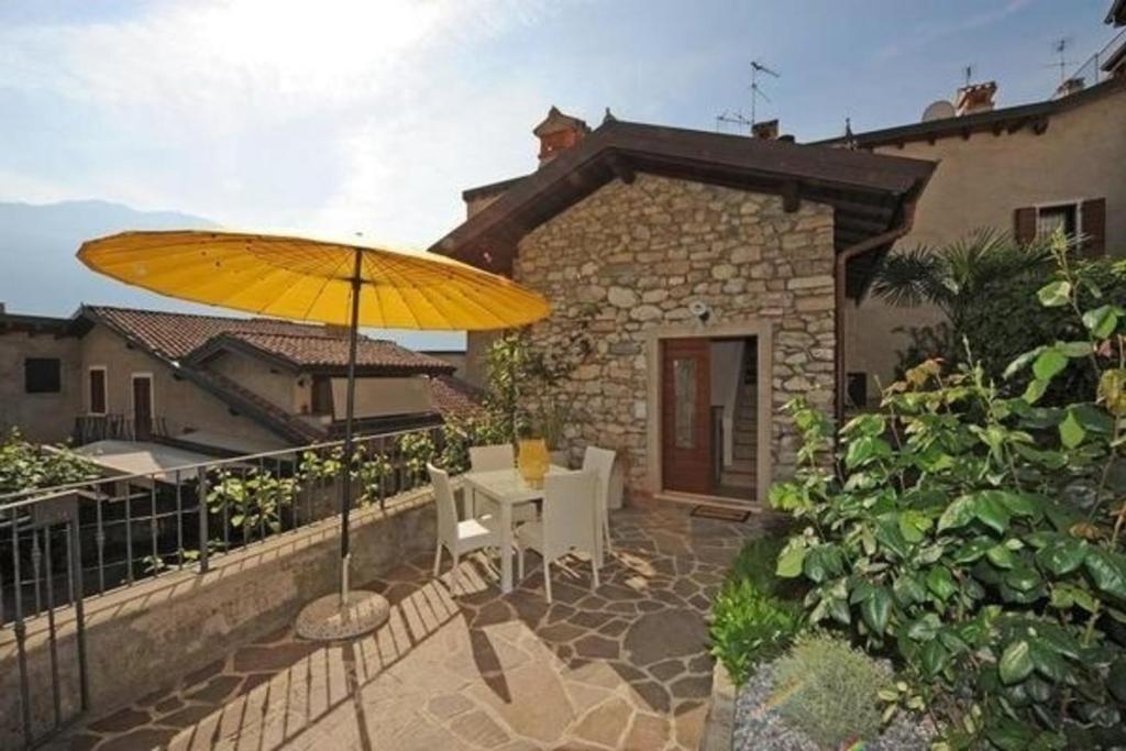 Wunderschönes Ferienhaus In Limone Sul Garda Mit Privatem Parkplatz Und Neben Dem Strand - Monte Baldo