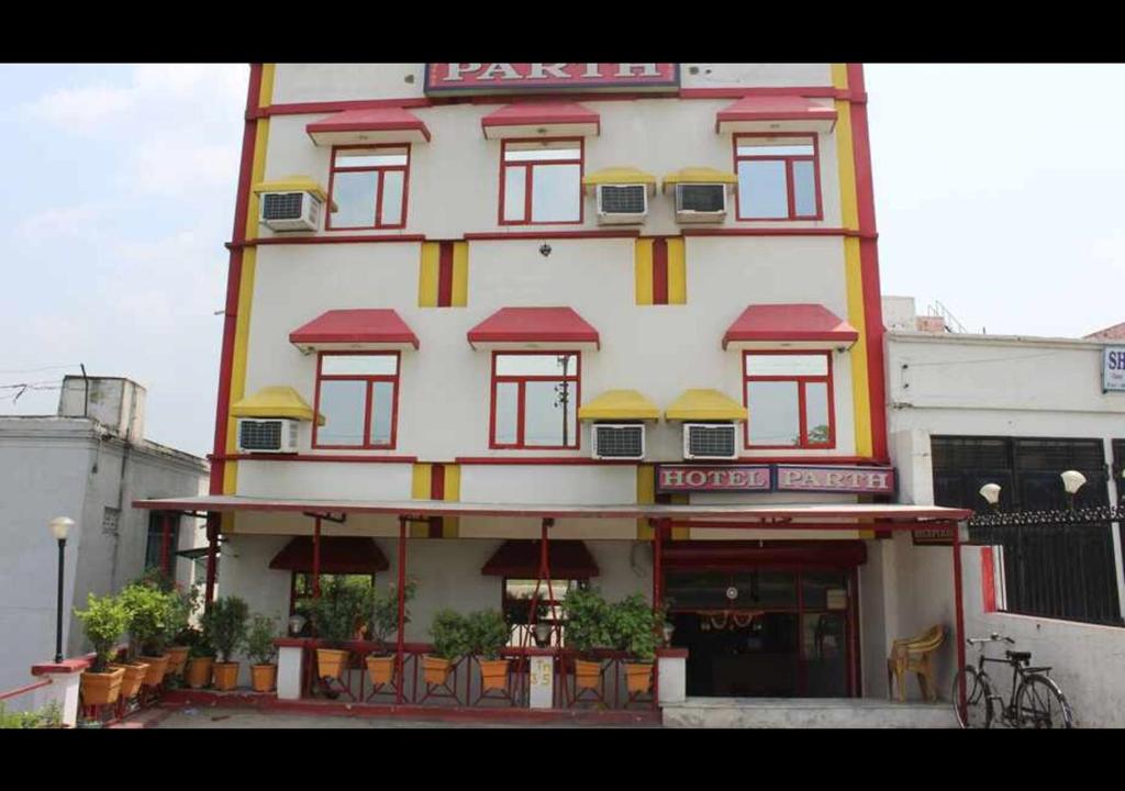 Hotel Parth By Wb Inn - Meerut