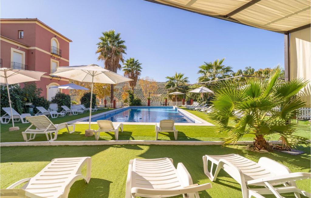 Nice Apartment In Baena With Outdoor Swimming Pool, Wifi And 3 Bedrooms - Zuheros