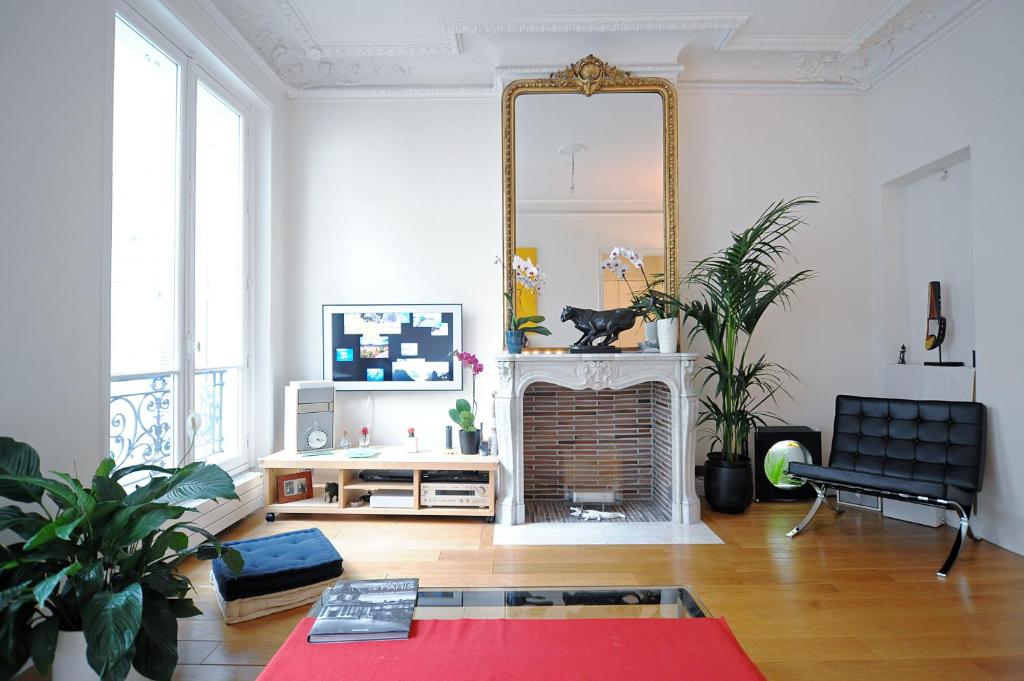 Champs Elysees Homestay - Clichy