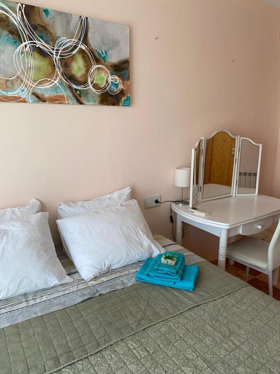 Comfortable Guest Room With Balcony - Oliva, Valencia