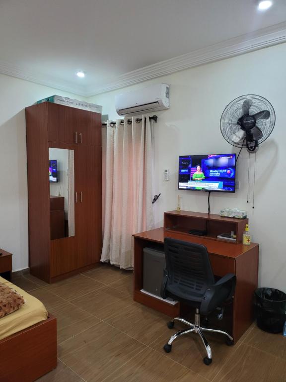Nice Apartment With Free Wifi, Netflix, Kitchen, Playstation 4, 24hours Electricity, Gym, Laundry And Mini Mart - Abuja