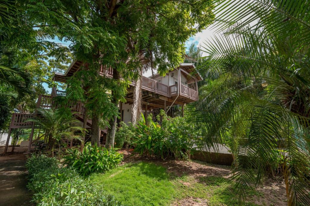 Exclusive Tropical House - 2 Bdrm & 2 Bath - 3min Beach - Honduras