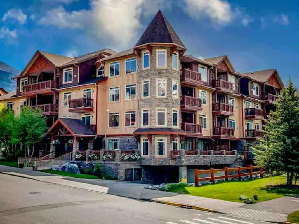 Mountain View 1 Br Condo With Gym & Hot-tubs - Canadá