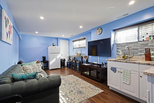 Island Pond, Oakton airbnb, hotels and vacation rentals