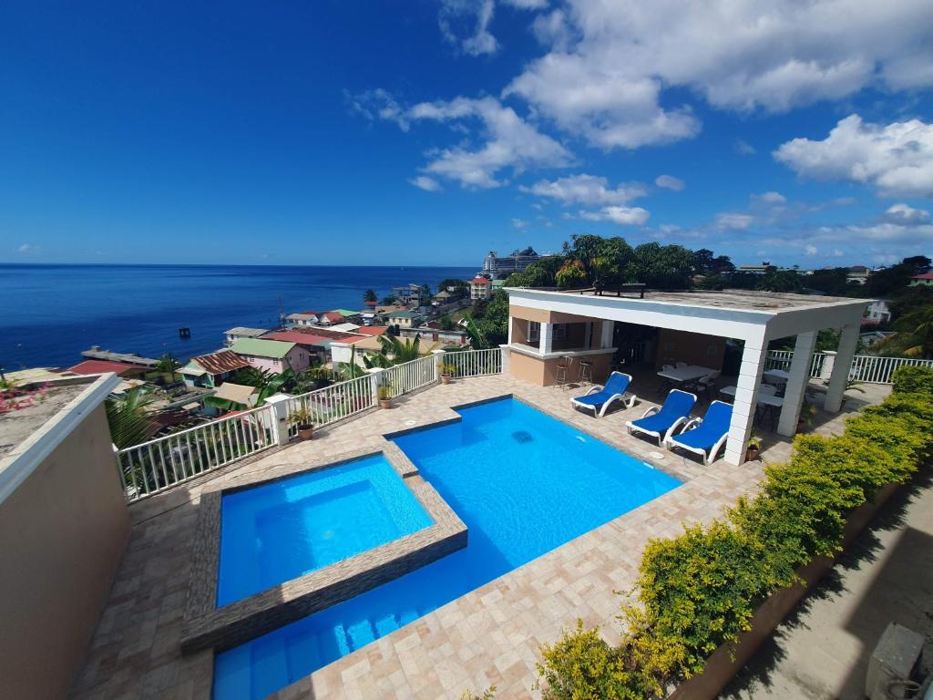 Lovely 2 Bedroom Apartment With Shared Pool - Dominica