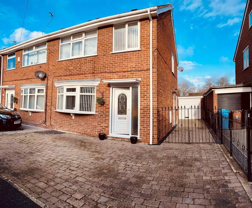 Cosy 3-bed House - Hull