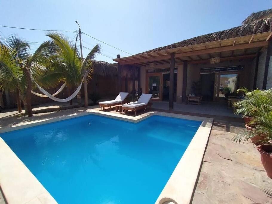 Casa De Playa Con Piscina A Pocos Metros Del Mar - Los ÓRganos - Peru - Organos