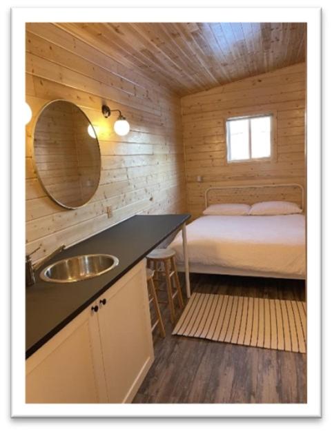 Our Cabin Bed & Breakfast - Yellowknife