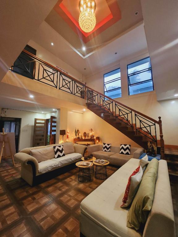 Modern Peak Suites - Manila