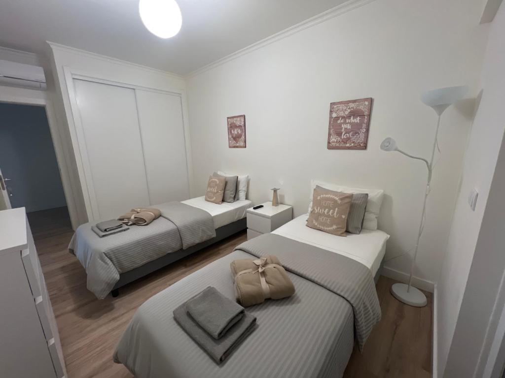 Modern Twin Room With A Balcony - Montijo