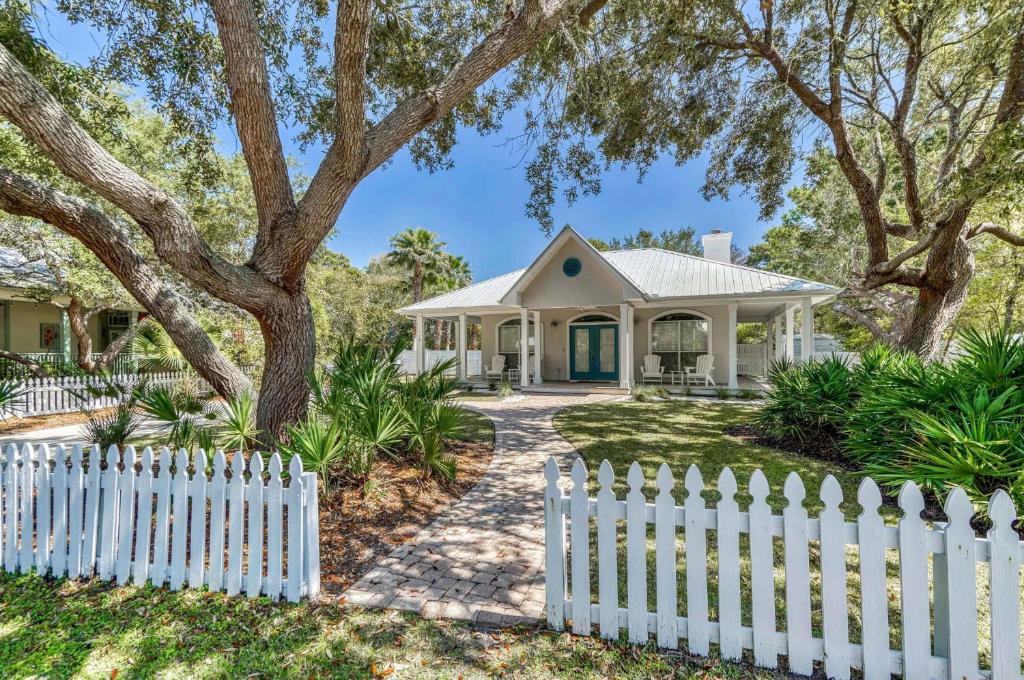 Poppy Breeze - 30a Fl Entire Home, 3 Bedrooms, 300 Yds To The Beach - Deer Lake State Park, Santa Rosa Beach