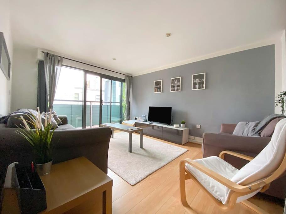 Beautifully Presented 2 Bedroom Apartment - Lime Street Station - Liverpool