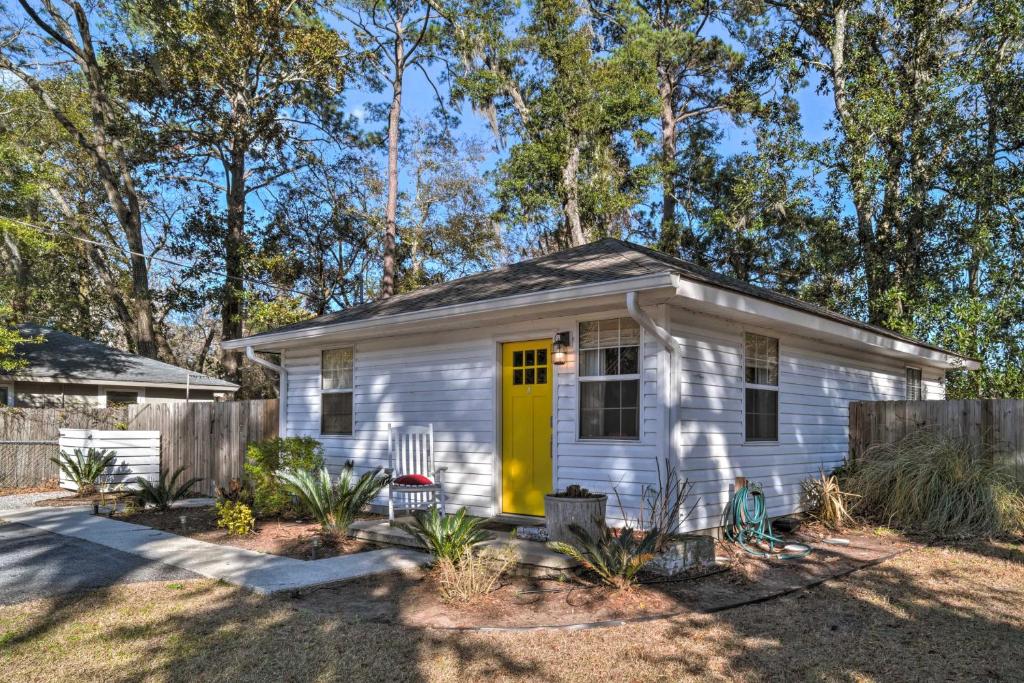 Charming Port Royal Home With Fire Pit And Yard! - Port Royal, SC