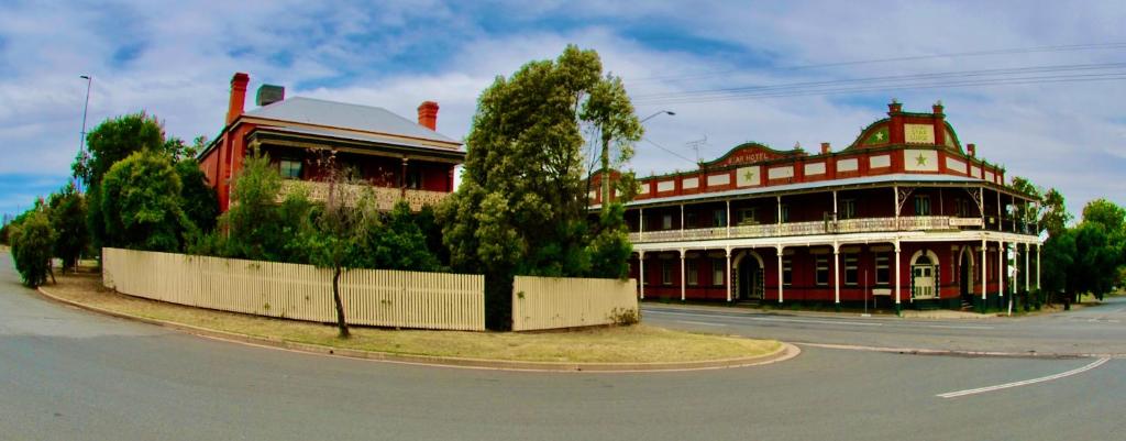 Historic Star Lodge And Station Masters House Narrandera - Narrandera