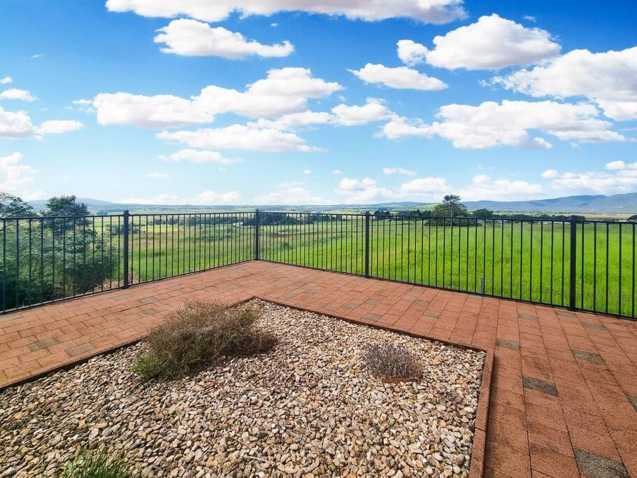 A Picturesque 3 Bedroom House With Splendid Views - Ravenshoe