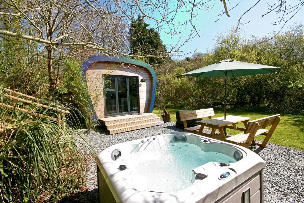 Lyxig campingplats med privat badtunna och trädgård i devon - Devon