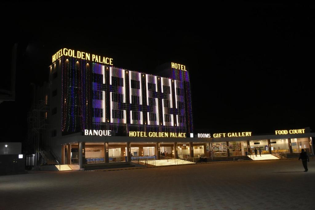 Hotel Golden Palace & Rooms - Halol