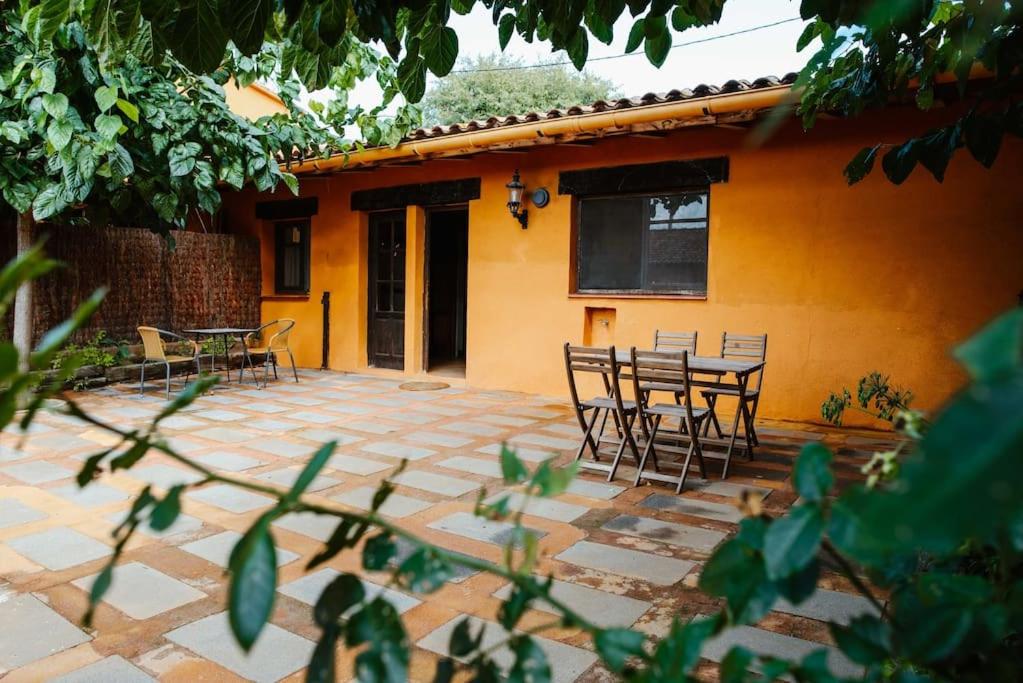 Las Glicinias Casa Rural En El Campo - Hostalric