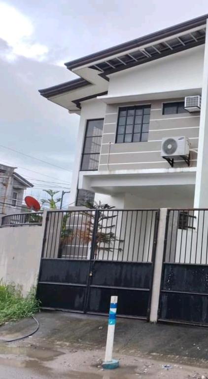 Lovely 3-bedroom With 2 Toilet Good For Large Group. - Palo