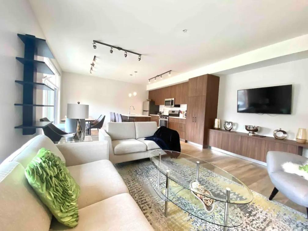 Brand New 3-bedroom Condo In The Heart Of Sidney - 시드니