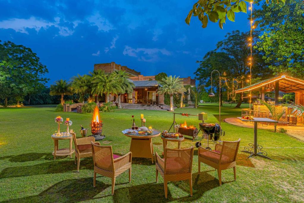 Stayvista's Peacocks & Partridges - Hoshiarpur - Amidst Greenery With Terrace, Indoor Fireplace, Bar & Snooker Table - Jalandhar