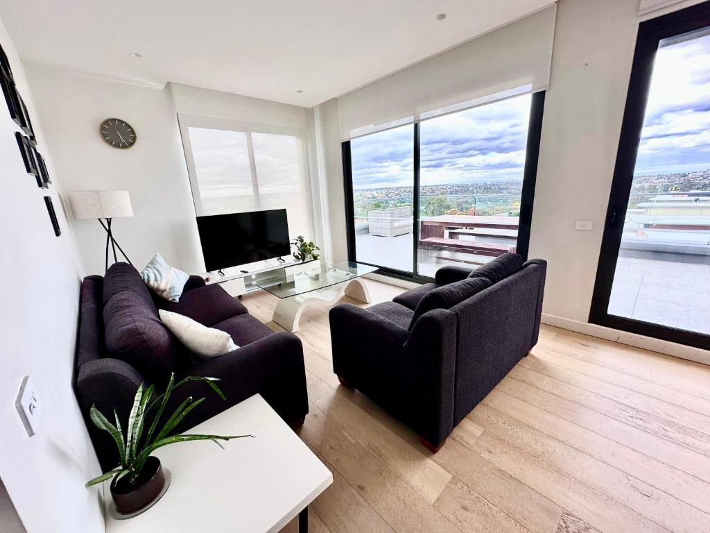 Horizon Penthouse -  Huge Balcony City/river Views - Essendon Fields Airport