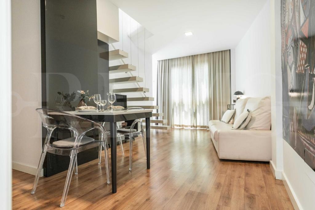 Artistic Duplex With Terrace By Picasso Museum By Rems - Málaga-Costa del Sol Airport (AGP)