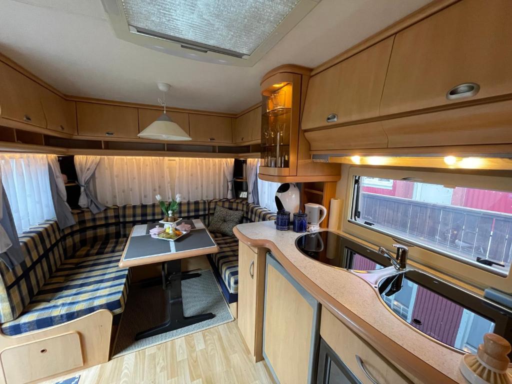 Cozy Caravan - Iceland