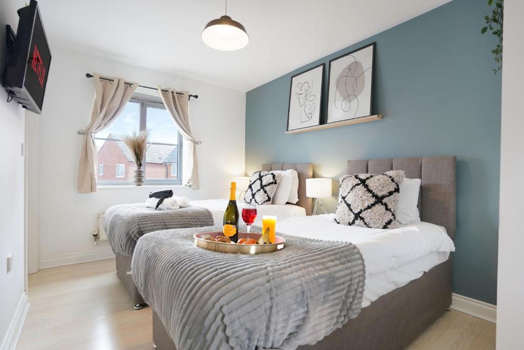 Grange House With Free Parking, Garden, Superfast Wifi And Smart Tvs With Netflix By Yoko Property - Northampton