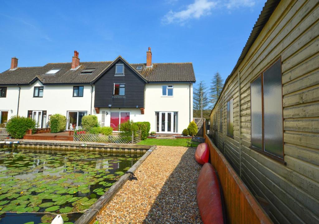 20 Trail Quay Cottages - Horning