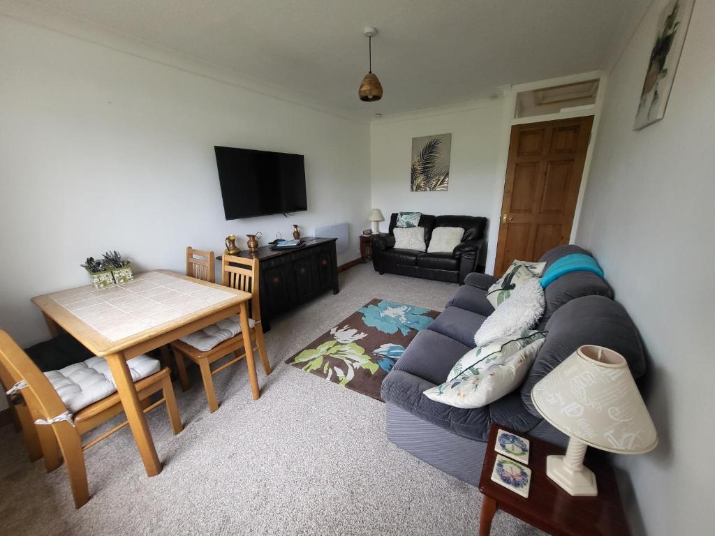 Dragonfly Is A Newly Refurbished 2 Bedroom Bungalow. - Falmouth