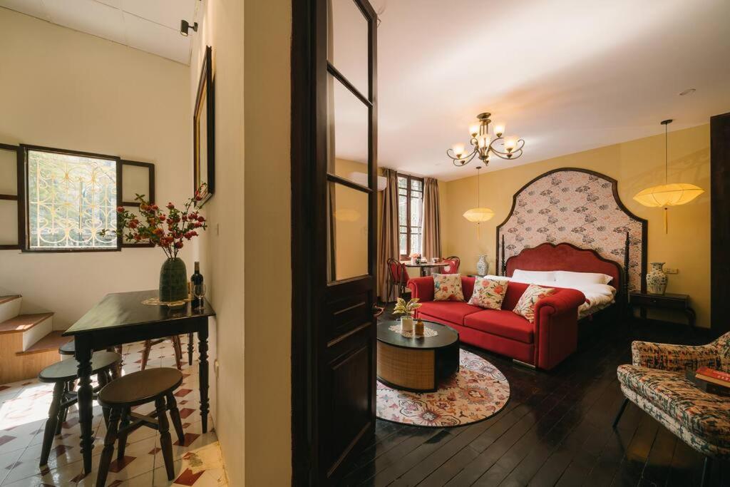 High-class French Villa, 3 Ensuite Bedrooms, 168m2 - Hanoi