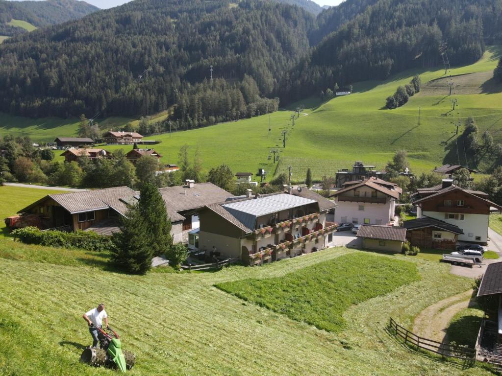 Ski In & Ski Out Hotel Sonnleiten - Riva di Tures