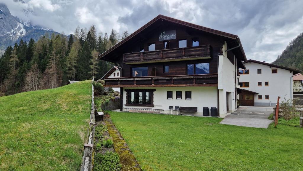 Alpinum Hostel - Garmisch-Partenkirchen