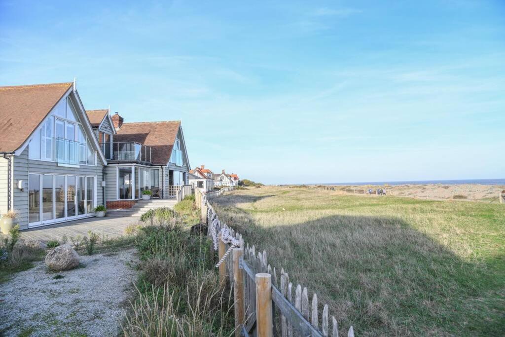 Exclusive Beachfront Holiday Home In Thorpeness - Aldeburgh Beach